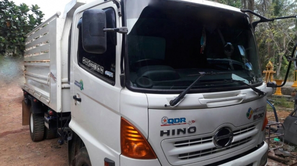 รถฮีโน่ 6 ล้อดั้ม FC9J  175 แรงม้า. ปี 56. ,  ( รถวิ่ง 1xx,xxx กม. )     สนใจติดต่อ  081 - 6079515