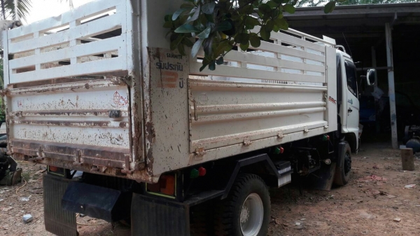 รถฮีโน่ 6 ล้อดั้ม FC9J  175 แรงม้า. ปี 56. ,  ( รถวิ่ง 1xx,xxx กม. )     สนใจติดต่อ  081 - 6079515