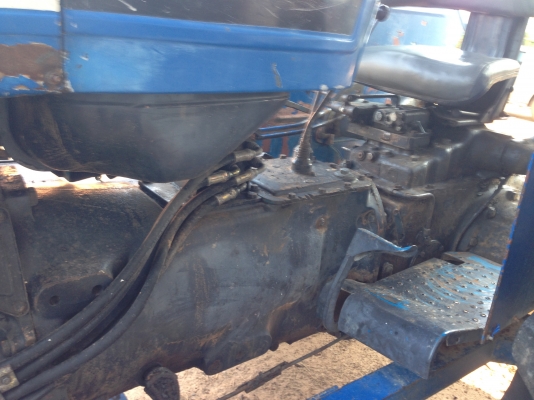 ขายรถไถFORD -6610 (ราคา 315,000บาท) เลขเครื่อง E6NN 6015  เลขเกียร์ NN7006-R รถสภาพดีพร้อมใช้งาน อุปกรณ์ครบพร้อม มีใบมีดดันหน้า ผาน7สภาพดีมากพร้อมใช้งาน เครื่องแรงดี ระบบไฮดรอลิกส์ดี คูณ ชัยยา โทร 081-9972972 089-8451778