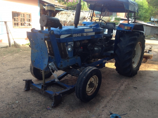 ขายรถไถFORD -6610 (ราคา 315,000บาท) เลขเครื่อง E6NN 6015  เลขเกียร์ NN7006-R รถสภาพดีพร้อมใช้งาน อุปกรณ์ครบพร้อม มีใบมีดดันหน้า ผาน7สภาพดีมากพร้อมใช้งาน เครื่องแรงดี ระบบไฮดรอลิกส์ดี คูณ ชัยยา โทร 081-9972972 089-8451778
