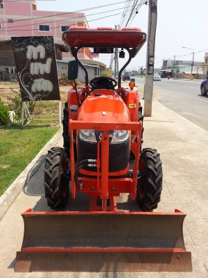 เกรด A คูโบต้า L3208SP 4 WD ใบมีดตราช้าง ทำงาน 216 ชั่วโมง จดทะเบียน..ตุลาคม 2557