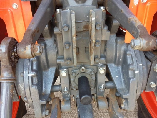 เกรด A คูโบต้า L3208SP 4 WD ใบมีดตราช้าง ทำงาน 216 ชั่วโมง จดทะเบียน..ตุลาคม 2557