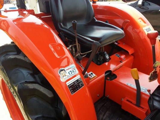 เกรด A คูโบต้า L3208SP 4 WD ใบมีดตราช้าง ทำงาน 216 ชั่วโมง จดทะเบียน..ตุลาคม 2557