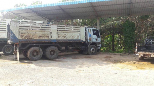 HINO 3m ปี45 ราคา 950,000บาท มีระบบลาก สนใจติดต่อ สุขุมตรัง 087-2836792