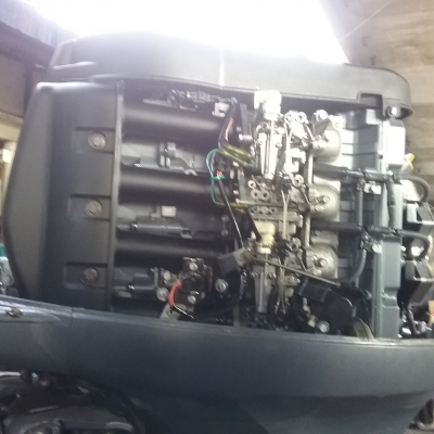 เครื่องเรือyamaha 100 fourstroke