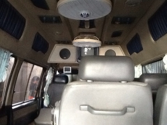 รถตู้ โตโยต้า รถตู้ โตโยต้า