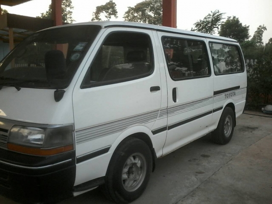 รถตู้พร้อมส่งนักเรียน ถูกมากๆ 89000