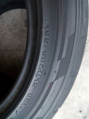 195/50R15 Hanokko ventus R-S2 มี 2 เส้น tel.081-427-3941 ไอดีไลน์  0814273941