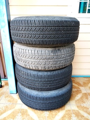 ขายยาง Bridgestone 4 เส้น 265/65/17 ยางปี 2012  ขาย2000