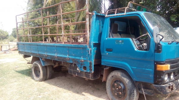 ขายตามสภาพหกล้อโตโยต้าไฟสตาร์