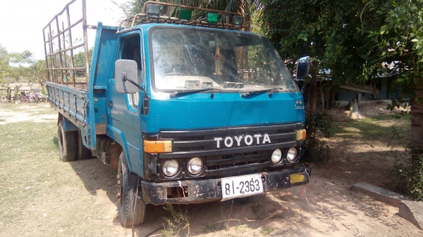 ขายตามสภาพหกล้อโตโยต้าไฟสตาร์