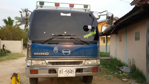 รถหกล้อดั้มสวยๆๆเครื่องดี185 เอกสารทะเบียนพร้อม ภายในสวยแอร์เย็น