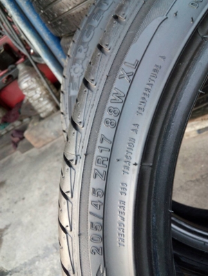 205/45R17  FORCEUM D850 ปี14 สวย ไม่มีปะ  มี 2 เส้น tel.081-4273941 ไอดีไลน์ 0814273941
