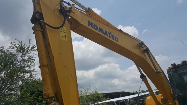 ขายด่วน!! Komatsu PC200-8 ไมล์ 10,xxx สวยๆค่ะ ขายด่วน!! Komatsu PC200-8 ไมล์ 10,xxx สวยๆค่ะ