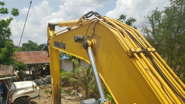 ขายด่วน!! Komatsu PC200-8 ไมล์ 10,xxx สวยๆค่ะ ขายด่วน!! Komatsu PC200-8 ไมล์ 10,xxx สวยๆค่ะ