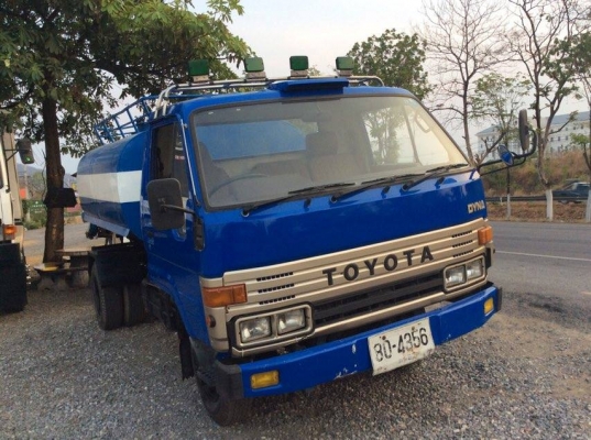 รถบรรทุกน้ำ 6 ล้อ TOYOTA เครื่อง 115 แรง