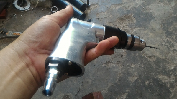 สว่านเจาะทำงานด้วยลม ยี่ห้อ RAMBO ปรับหมุน ซ็าย - ขวา ได้ สปีดความเร็ววสูง โครงสร้างแข็งแรง