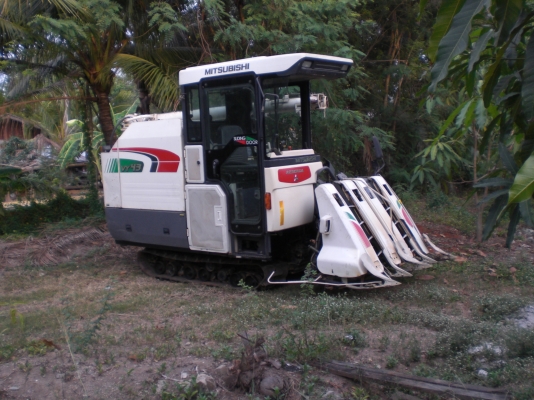รถเกี่ยวข้าวมิตซุบิชิ รุ่น vy43 รถเกี่ยวข้าวมิตซุบิชิ รุ่น vy43
