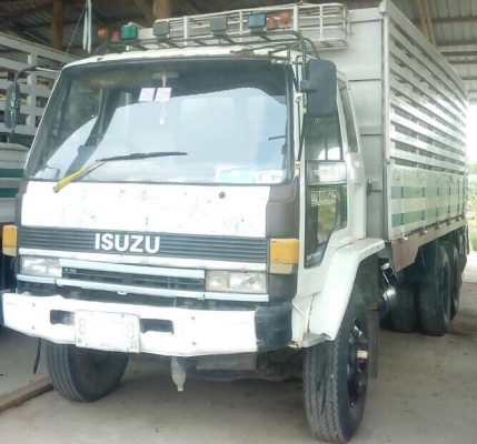 ISUZU ROCKY 210 HP 6SA1 สิบล้อดั๊มพ์ 2 เพลา มีระบบลากพ่วงครบพร้อมใช้งานพร้ิมลากได้เลยครับ กระบะดั๊มพ์คอกไม้ 12 ตันความยาว 6.20 เมตรสภาพดีมากครับพร้อมบรรทุกกนักได้เลย เครื่องยนต์แรงดีไม่มีเยิ้ม ภายในเก๋งคอนโซลครบพร้อม พวงมาลัยเพาเวอร์ แอร์ ระบบเบรคทริ๊ปฟี้