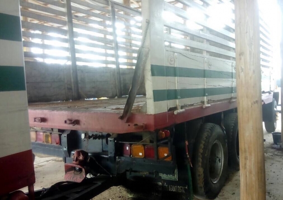 ISUZU ROCKY 210 HP 6SA1 สิบล้อดั๊มพ์ 2 เพลา มีระบบลากพ่วงครบพร้อมใช้งานพร้ิมลากได้เลยครับ กระบะดั๊มพ์คอกไม้ 12 ตันความยาว 6.20 เมตรสภาพดีมากครับพร้อมบรรทุกกนักได้เลย เครื่องยนต์แรงดีไม่มีเยิ้ม ภายในเก๋งคอนโซลครบพร้อม พวงมาลัยเพาเวอร์ แอร์ ระบบเบรคทริ๊ปฟี้