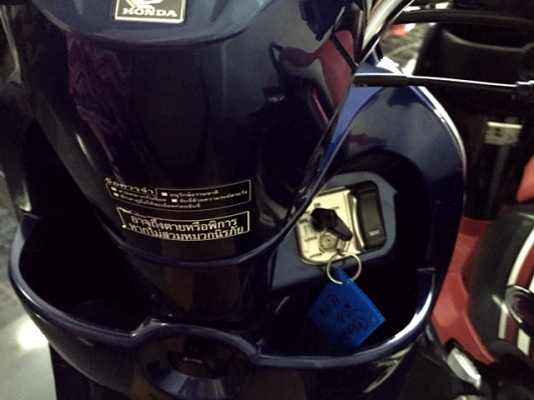 scoopy i สีนั้าเงิน ลายใหม่ล่าสุดโฉมปัจจุบัญ ล้อแมกซ์ ตัวท๊อปสุด โปรโมชั่น แถม 3 รายการ