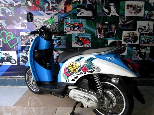 scoopy-i สีฟ้าขาว รถสวย จัดสภาพใหม่ เครื่องดีหายห่วง เบลกดี ยางดี สีสวยไร้ริ้วรอยกวนใจ ราคาสบายกระเป๋า 24900