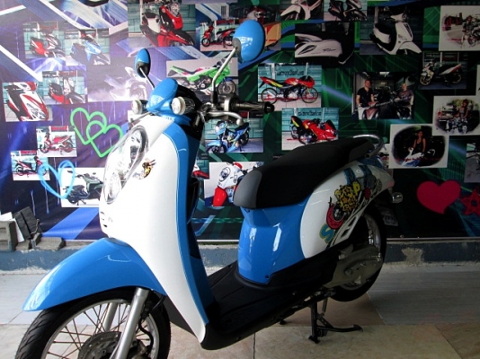 scoopy-i สีฟ้าขาว รถสวย จัดสภาพใหม่ เครื่องดีหายห่วง เบลกดี ยางดี สีสวยไร้ริ้วรอยกวนใจ ราคาสบายกระเป๋า 24900