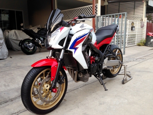 ((ดาวน์49000)) ขาย CB650f ปี2014 TRI-Color ท่อแต่ง ราคา239000 บาท(รับเทริ์น)