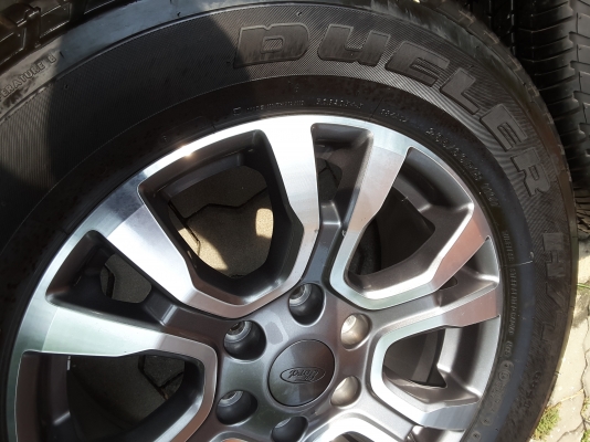 ล้อ ford ขอบ 18 พร้อมยางถอดป้ายแดงชุดล่ะ 24500