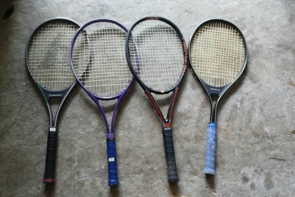 ไม้เทสนิสคุณภาพสูงเบามากยี่ห้อดังๆเอามาจากญี่ปุ่น อย่างดีๆทนๆและเบามากๆสภาพเหมือนใหม่สวย