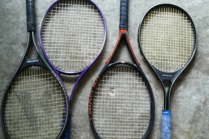 ไม้เทสนิสคุณภาพสูงเบามากยี่ห้อดังๆเอามาจากญี่ปุ่น อย่างดีๆทนๆและเบามากๆสภาพเหมือนใหม่สวย