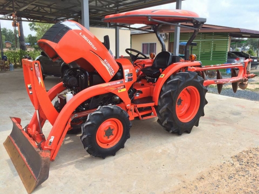 ขาย L3608SP รถปี 57 สภาพพร้อมใช้งาน รถ 637 ชั่วโมง รับประกันรถเดิมไม่เคยทำสีไม่มีรอยรั่วแม้แต่ที่เดียว สภาพเทียบเท่าของใหม่ เล่มทะเบียนพร้อม สนใจ 084-5486359,