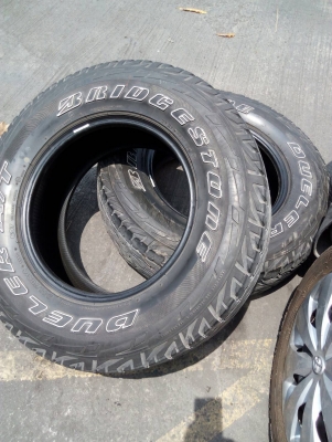 245/70R16 BRIDGESTONE DUELER A/T ตัวหนังสือขาว มี 2 เส้น  tel.081-4273941 ไอดีไลน์ 0814273941