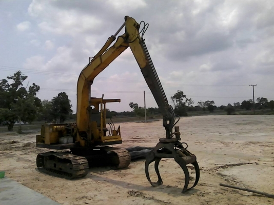 ขายโคมัสสุPC60  รุ่น 1คีบไม้ หมุนรอบได้ครับ