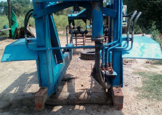 ขายด่วน เครื่องคีบอ้อย บูมเดี่ยว ติดตั้งกับรถไถฟอร์ดได้เลย สภาพดีอุปกรณ์ครบทุกชิ้นพร้อมติดตั้งใช้งานได้เลยครับ ราคาต่อรองได้ครับ