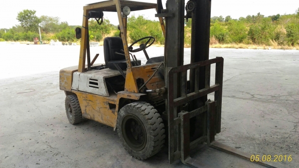 รถโฟลกลิฟ komutsu 3ตัน รถโฟลกลิฟ komutsu 3ตัน