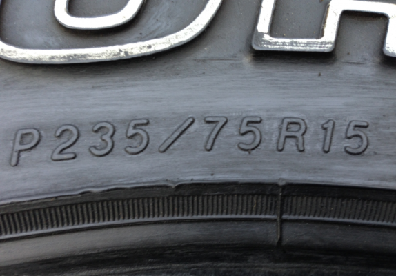 ยาง All Yokohama 235 75 15 ปลายปี14 ดอกเยอะ พร้อมใช้งาน ราคาไม่แพง