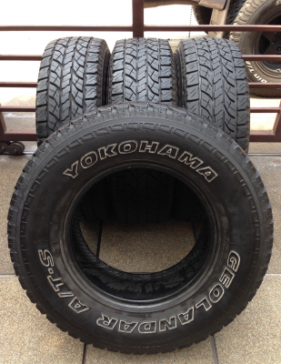 ยาง All Yokohama 235 75 15 ปลายปี14 ดอกเยอะ พร้อมใช้งาน ราคาไม่แพง
