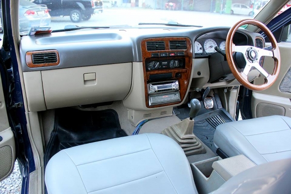 Nissan frontier (ฟอนเทีย) 2.7 Mt. ปี01