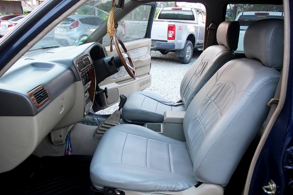 Nissan frontier (ฟอนเทีย) 2.7 Mt. ปี01