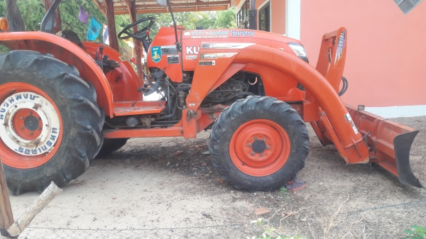 ขายตามสภาพ รถไถคูโบต้า 47 แรง อุปกรณ์มี ผาลดันหน้า  โลตารี่ ผาล3 ผาล5 อุปกรณ์เป็นของตราช้างทั้งหมด พร้อมใช้งาน