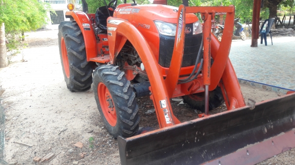 ขายตามสภาพ รถไถคูโบต้า 47 แรง อุปกรณ์มี ผาลดันหน้า  โลตารี่ ผาล3 ผาล5 อุปกรณ์เป็นของตราช้างทั้งหมด พร้อมใช้งาน