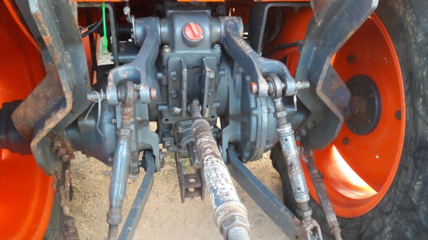 ขายตามสภาพ รถไถคูโบต้า 47 แรง อุปกรณ์มี ผาลดันหน้า  โลตารี่ ผาล3 ผาล5 อุปกรณ์เป็นของตราช้างทั้งหมด พร้อมใช้งาน