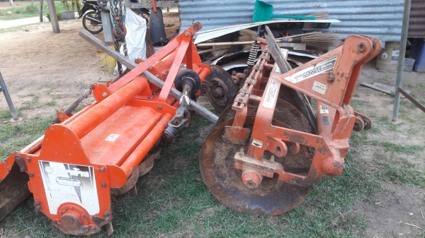 ขายตามสภาพ รถไถคูโบต้า 47 แรง อุปกรณ์มี ผาลดันหน้า  โลตารี่ ผาล3 ผาล5 อุปกรณ์เป็นของตราช้างทั้งหมด พร้อมใช้งาน
