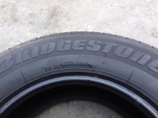 ยาง Bridgstone 215-70-15 ปี 15 ครบชุด 4 เส้น 4500  สภาพสวยๆดอกยางนิ่มๆไม่มีปะไม่บวมเอาไปวิ่งกันยาวๆราคาเบาๆค่ะ