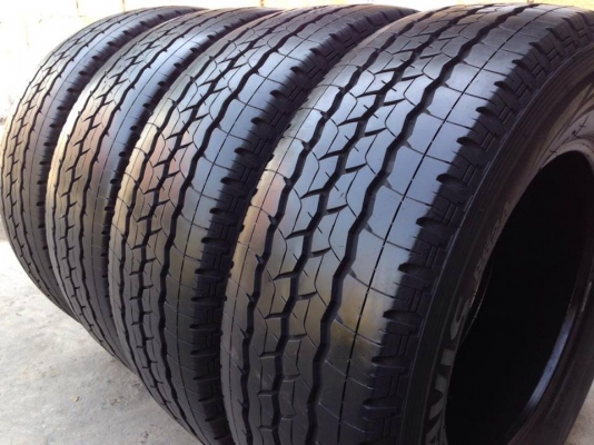 ยาง Bridgstone 215-70-15 ปี 15 ครบชุด 4 เส้น 6000  สภาพสวยๆดอกยางนิ่มๆไม่บวมดอกยางเหลือเยอะวิ่งใด้อีกนานค่ะ