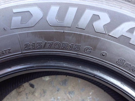 ยาง Bridgstone 215-70-15 ปี 15 ครบชุด 4 เส้น 6000  สภาพสวยๆดอกยางนิ่มๆไม่บวมดอกยางเหลือเยอะวิ่งใด้อีกนานค่ะ