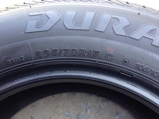 ยาง Bridgstone 205-70-15 ปี 15 ครบชุด 4 เส้น 6000  สภาพสวยๆดอกยางนิ่มๆไม่มีปะไม่บวมเอาไปวิ่งกันยาวๆราคาเบาๆค่ะ