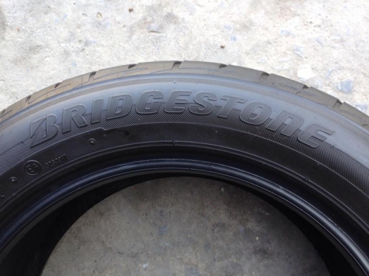 ยาง Bridgstone 195-55-15ปี 14 2 เส้น 1800  สภาพสวยๆไม่มีปะไม่บวมไม่กินข้างดอกยางเหลือเยอะเอาไปวิ่งกันใด้อีกยาวค่ะ