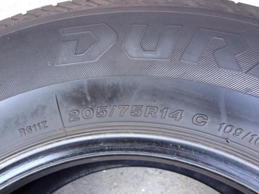 ยาง Bridgstone 205-75-14 ปี 14 ครบชุด 4 เส้น 5500  สภาพสวยๆดอกยางนิ่มๆไม่บวมเอาไปวิ่งกันยาวๆราคาเบาๆค่ะ